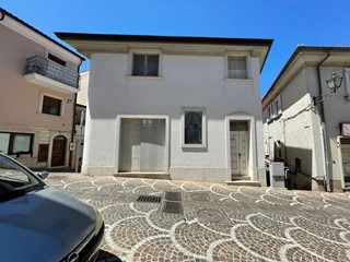 Casa Semi Indipendente in Vendita a Ariano Irpino, 145'000&euro;, 160 m²