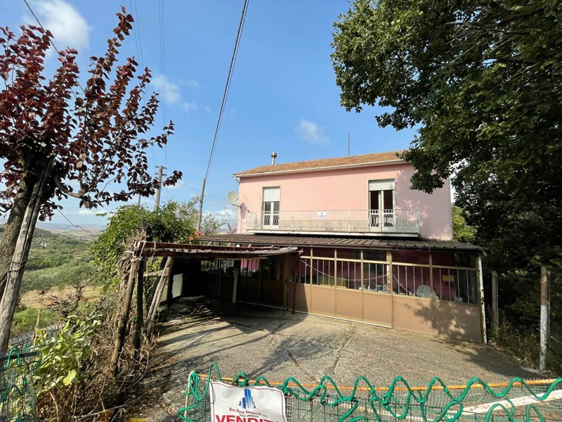 Casa Indipendente in Vendita a Ariano Irpino, 38'000&euro;, 90 m²
