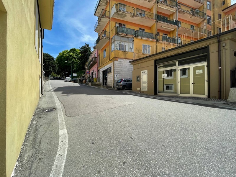 Immobile commerciale in Vendita a Ariano Irpino, 60'000&euro;, 60 m²