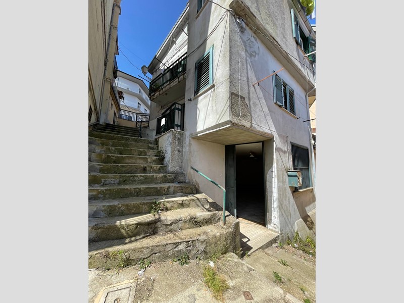 Magazzino in Vendita a Ariano Irpino, 30'000&euro;, 85 m²