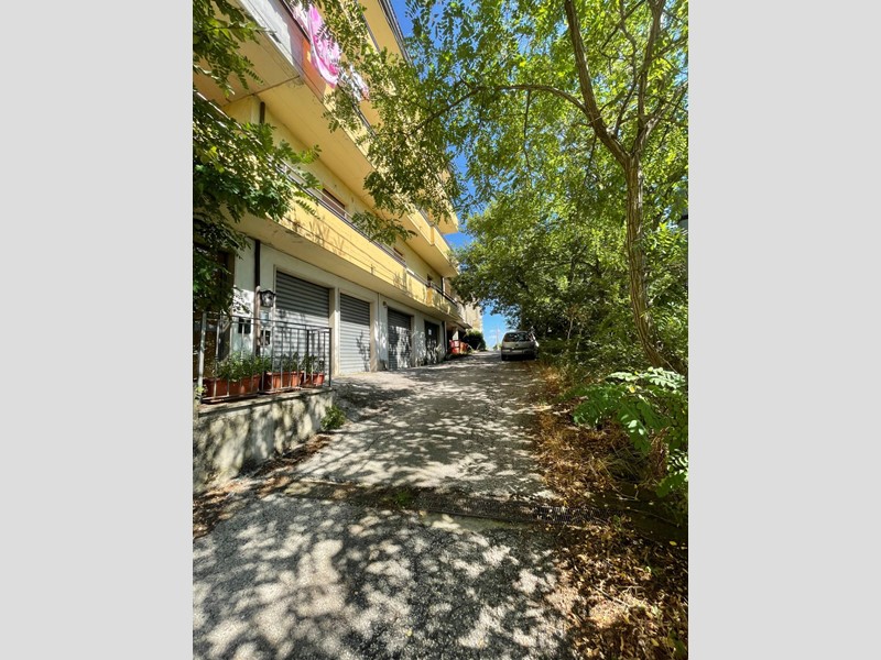 Casa Indipendente in Vendita a Ariano Irpino, 150'000&euro;, 260 m²