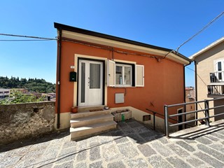 Casa Semi Indipendente in Vendita a Savignano Irpino, 29'500€, 95 m²