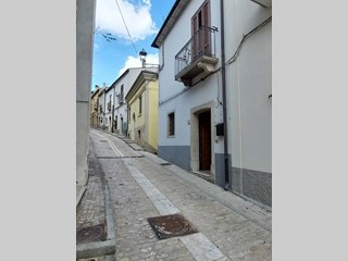 Casa Semi Indipendente in Vendita a Zungoli, 69'000&euro;, 110 m²