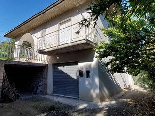 Casa Indipendente in Vendita a Ariano Irpino, 149'000&euro;, 185 m²