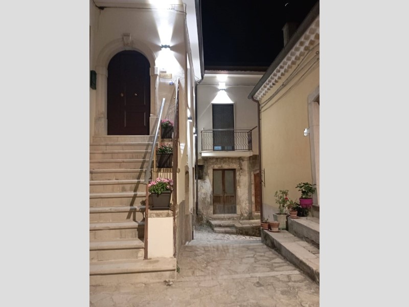 Appartamento in Vendita a Zungoli, 200'000&euro;, 230 m²