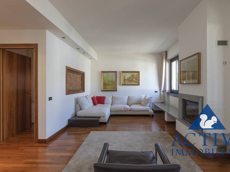 Villa in Vendita a Olgiate Olona, 665'000€, 650 m²