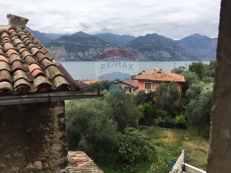 Rustico in Vendita a Brenzone sul Garda, 175'000€, 160 m²
