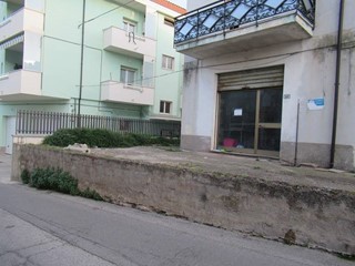 Attività commerciale in Affitto a Spoltore, 500€, 90 m²