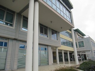 Immobile commerciale in Vendita a Spoltore, 320'000€, 167 m²