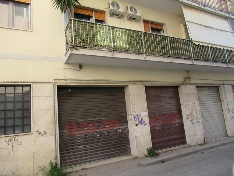 Attività commerciale in Vendita a Pescara, 89'000&euro;, 176 m²