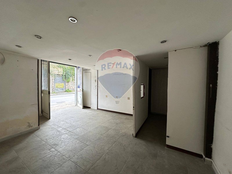 Negozio in Vendita a Casoria, 30'000€, 21 m²