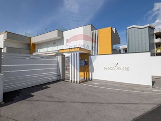 Casa Semi Indipendente in Vendita a Scisciano, 350'000€, 200 m²