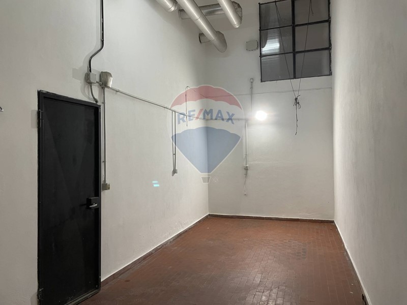 Magazzino in Vendita a Milano, 29'000&euro;, 26 m²