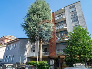 Trilocale in Vendita a Rho, 159'000€, 75 m²