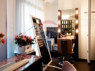 Immobile commerciale in Vendita a Concorezzo, 299'000€, 168 m²