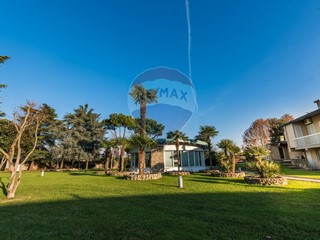 Casa Indipendente in Vendita a Telgate, 850 m²