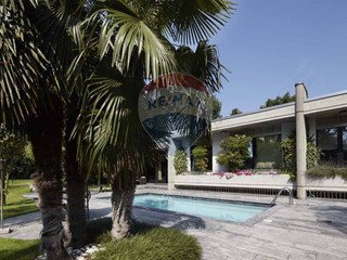 Villa in Vendita a Legnano, 1'650'000€, 446 m²