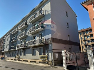 Bilocale in Vendita a Limbiate, 102'000€, 55 m²