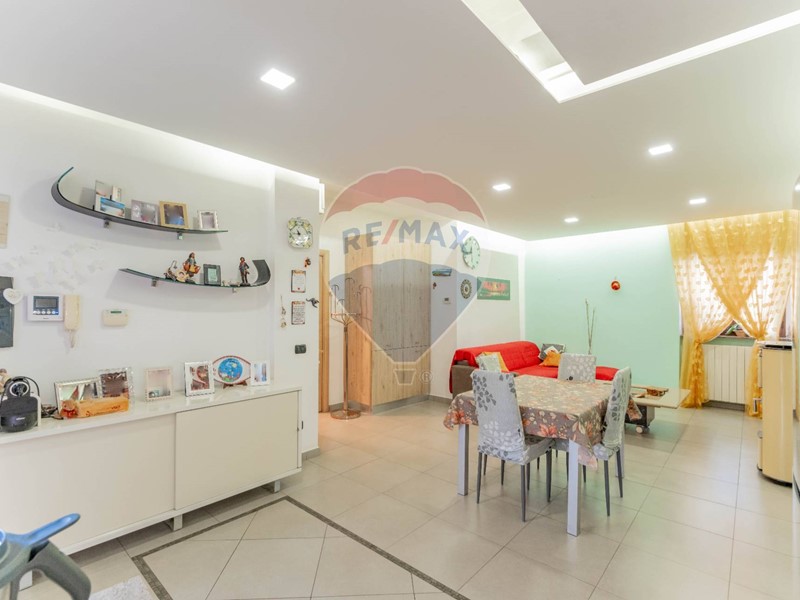 Casa Semi Indipendente in Vendita a Fagnano Olona, 350'000€, 250 m²