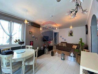 Casa Semi Indipendente in Vendita a Montebello della Battaglia, 118'000€, 185 m²