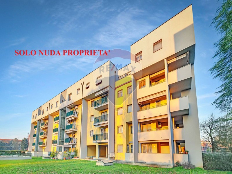 Quadrilocale in Vendita a Brugherio, 160'000€, 115 m²