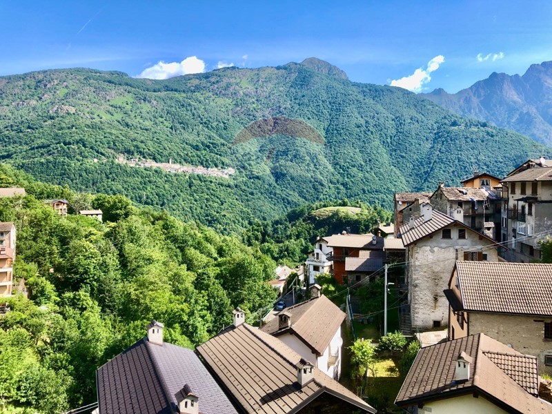 Casa Indipendente in Vendita a Gurro, 98'000€, 250 m²