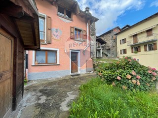 Casa Semi Indipendente in Vendita a Gurro, 50'000€, 60 m²