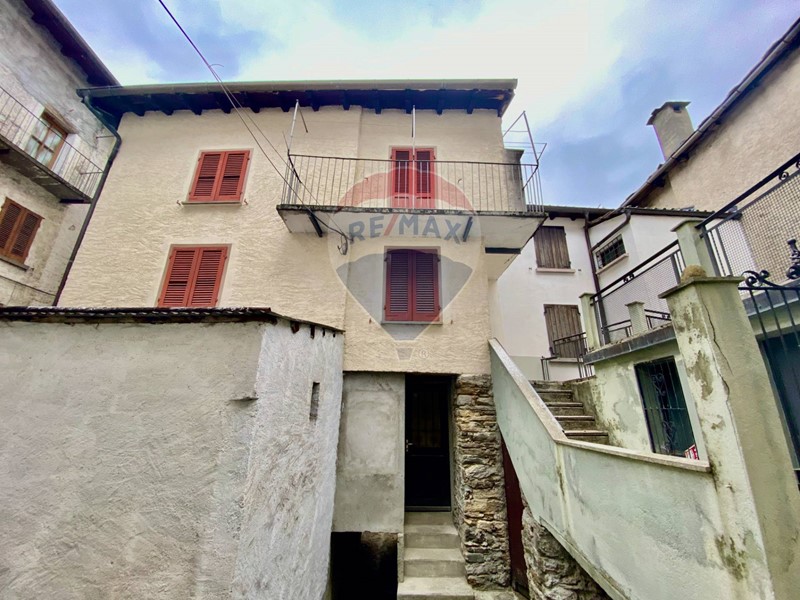 Casa Semi Indipendente in Vendita a Gurro, 40'000€, 120 m²