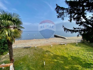 Casa Indipendente in Vendita a Cannobio, 410'000€, 210 m²