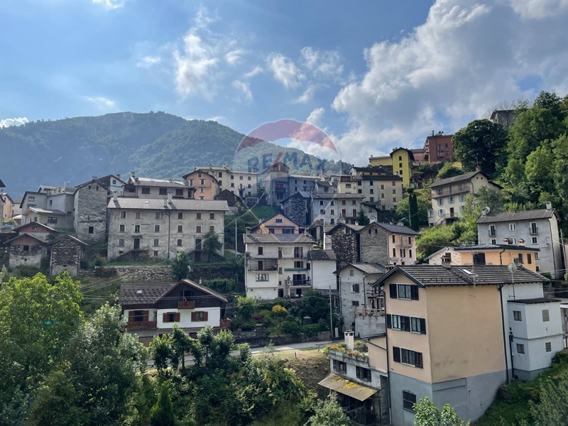 Casa Semi Indipendente in Vendita a Gurro, 90'000€, 80 m²