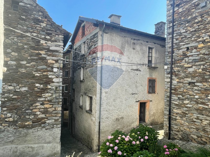 Rustico in Vendita a Gurro, 10'000&euro;, 100 m²