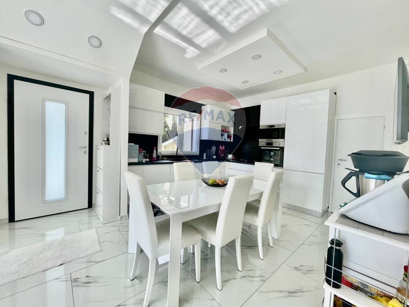 Quadrilocale in Vendita a Cannero Riviera, 395'000&euro;, 80 m²