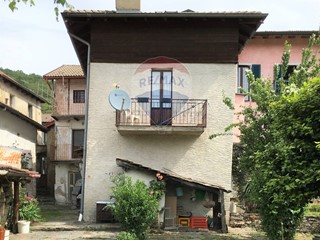 Casa Indipendente in Vendita a Trarego Viggiona, 120'000€, 150 m²