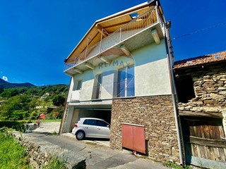 Casa Indipendente in Vendita a Trarego Viggiona, 360'000€, 135 m²