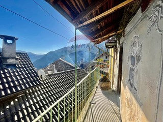 Casa Indipendente in Vendita a Valle Cannobina, 30'000€, 95 m²