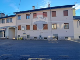 Appartamento in Vendita a Clivio, 250'000€, 237 m²