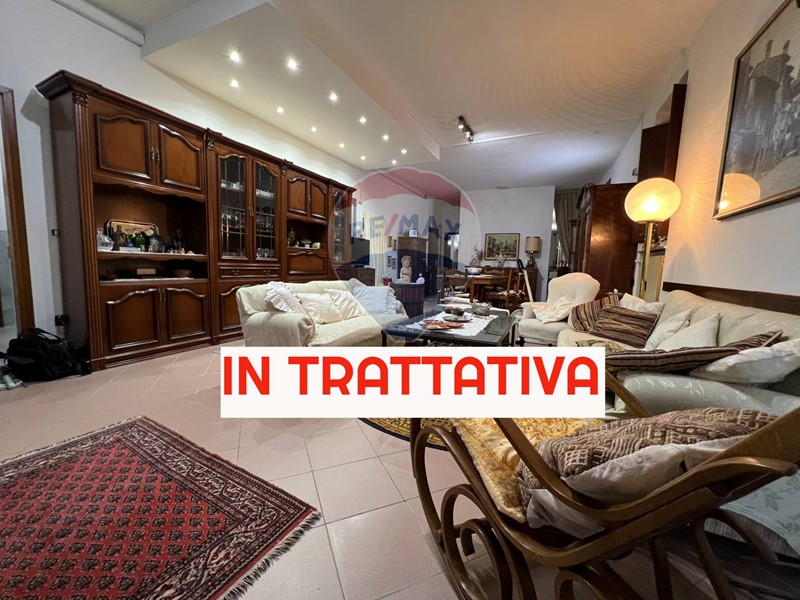 Quadrilocale in Vendita a Cantello, 120'000€, 175 m²