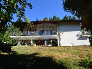 Villa in Vendita a Cantello, 390'000€, 226 m²