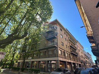 Negozio in Vendita a Varese, 90'000€, 54 m²