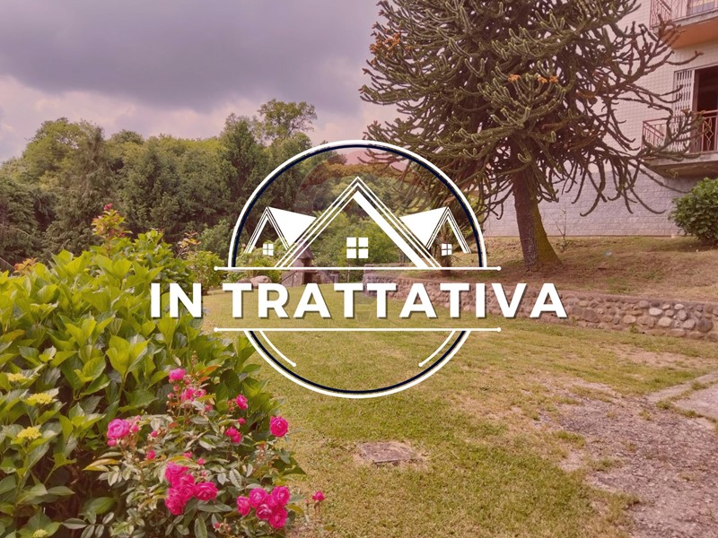 Villa in Vendita a Sumirago, 280'000€, 245 m²