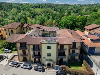 Trilocale in Vendita a Lozza, 145'000€, 71 m²