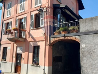 Casa Semi Indipendente in Vendita a Gemonio, 146'000€, 185 m²