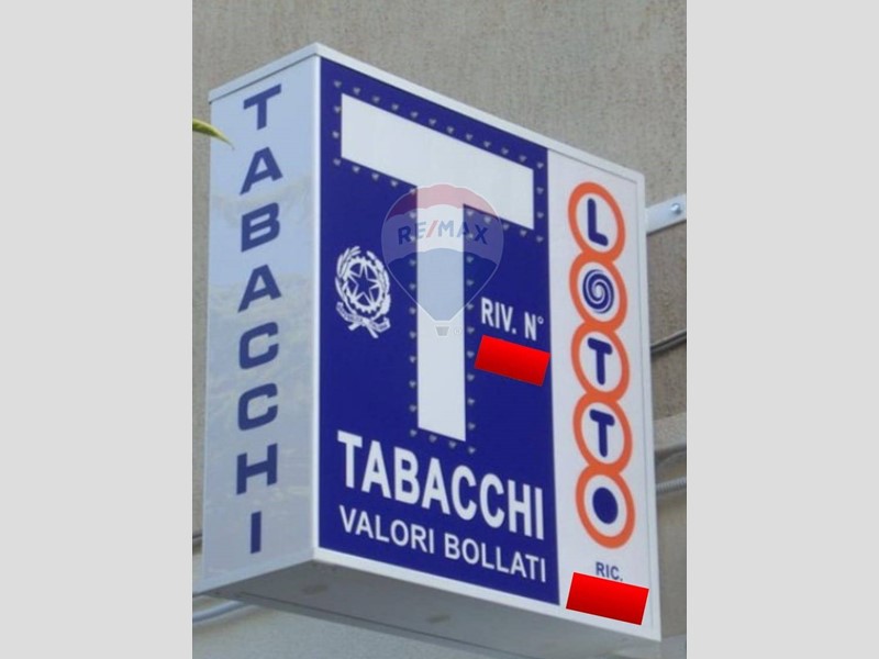 Attività commerciale in Vendita a Varese, 325'000€, 79 m²