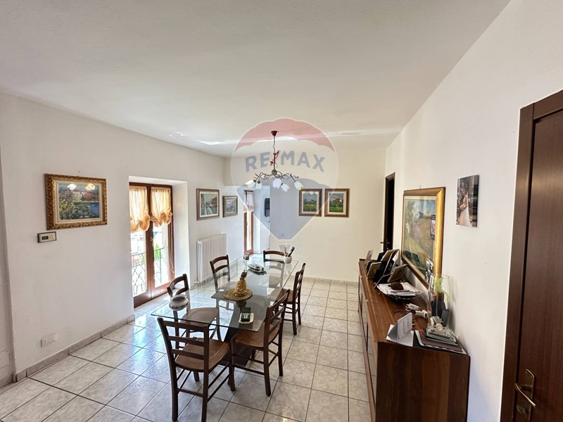 Casa Semi Indipendente in Vendita a Marchirolo, 179'750€, 164 m²