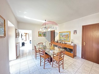 Casa Semi Indipendente in Vendita a Marchirolo, 179'750€, 164 m²