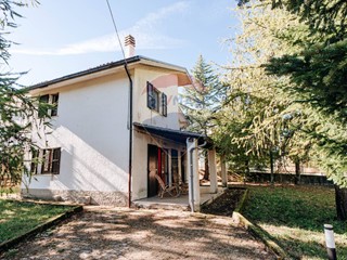 Villa in Vendita a Rosello, 156'000€, 120 m²