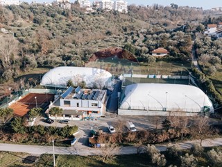 Immobile commerciale in Vendita a Lanciano, 550'000€, 660 m²