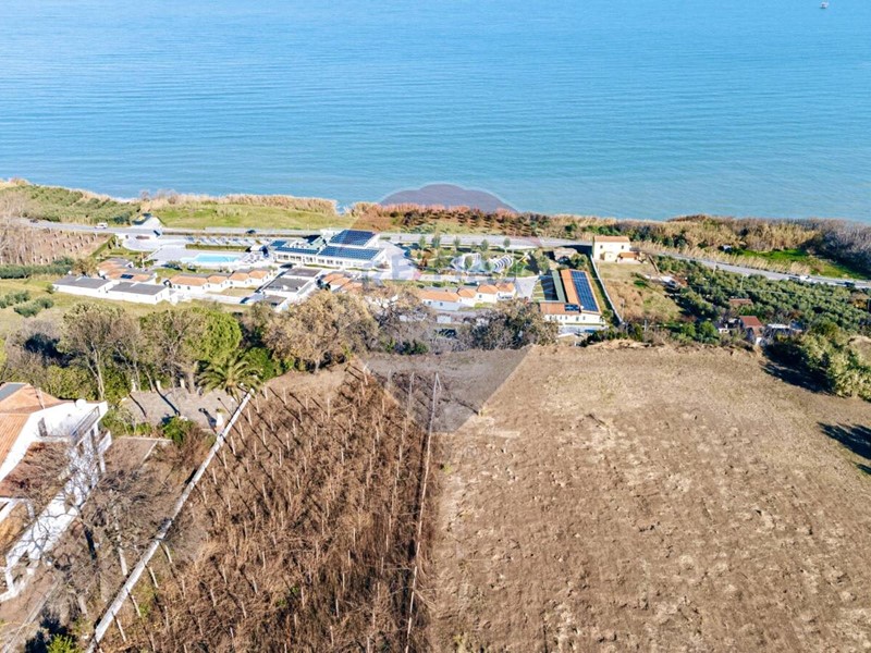 Terreno agricolo in Vendita a Torino di Sangro, 68'000€, 7150 m²