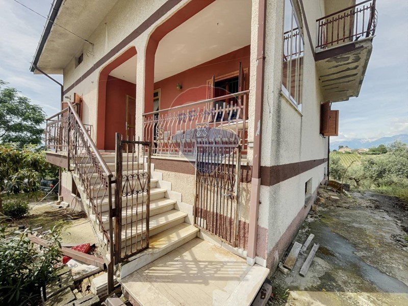 Casa Indipendente in Vendita a Lanciano, 195'000€, 190 m²