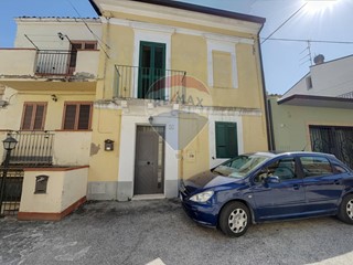 Casa Semi Indipendente in Vendita a Mozzagrogna, 50'000€, 112 m²
